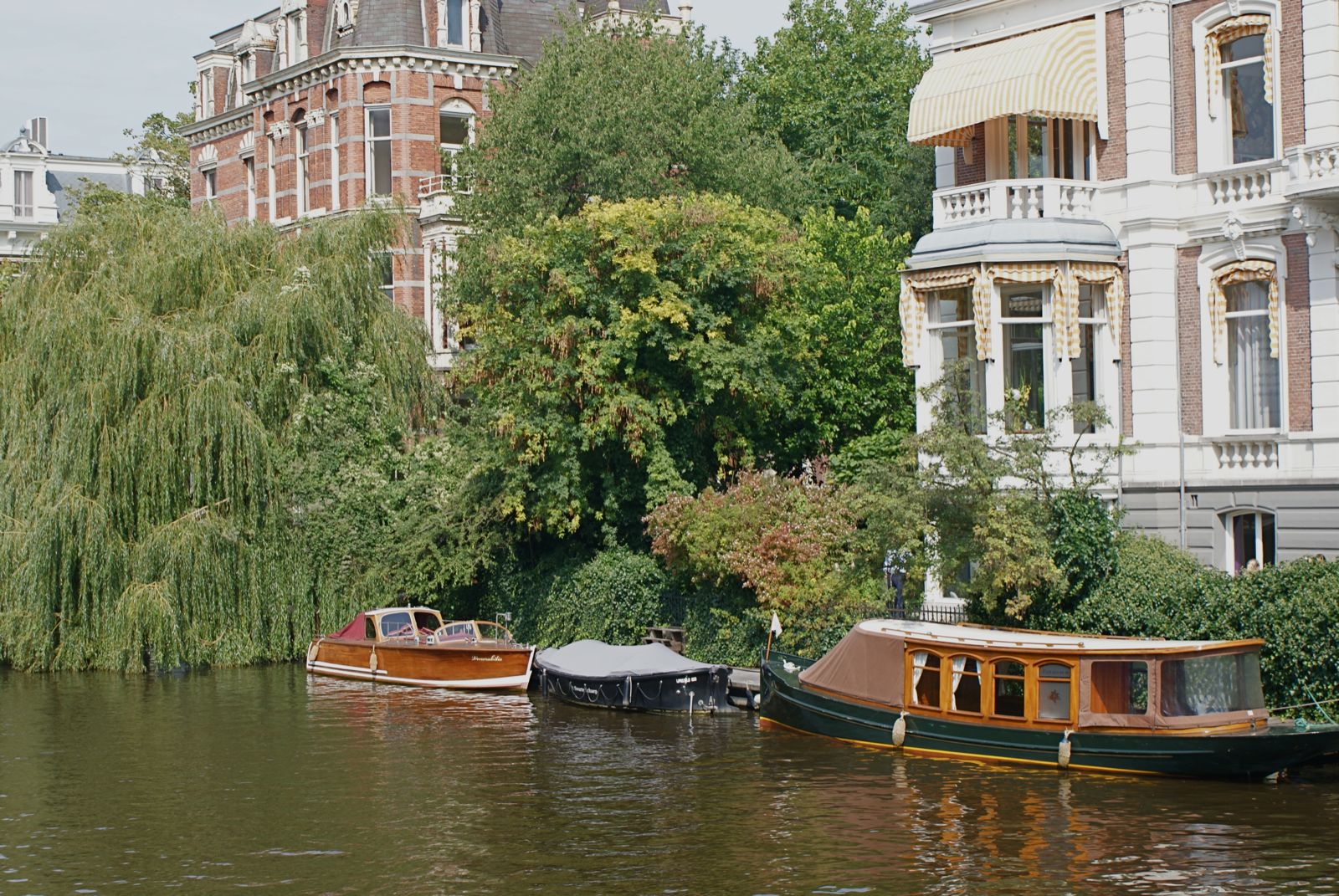 Advocaat VvE recht - Office Hong Kong in Amsterdam en Naarden