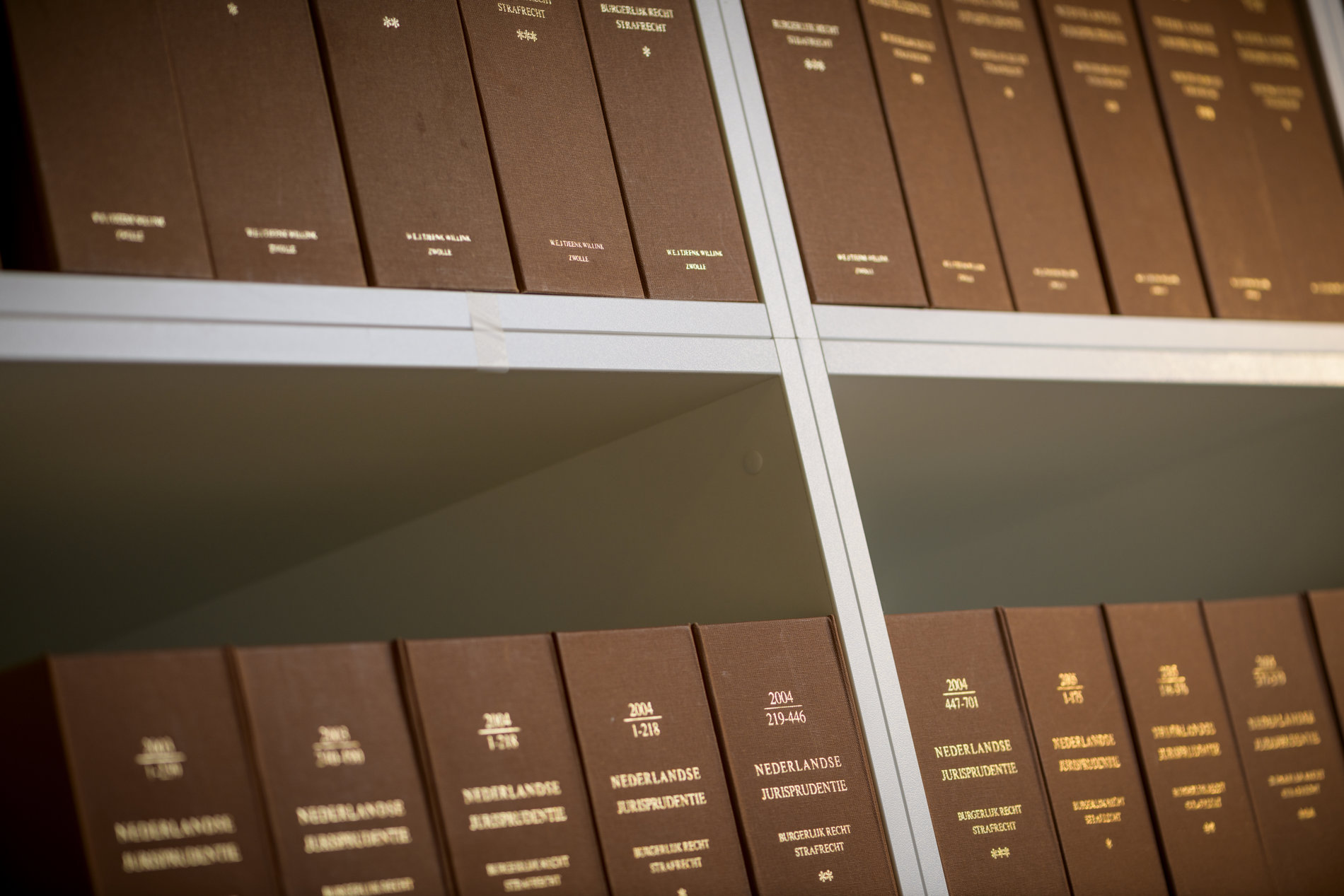Contract law lawyer Wang Chan about demanding replacement of defective goods under Vienna Sales Convention.